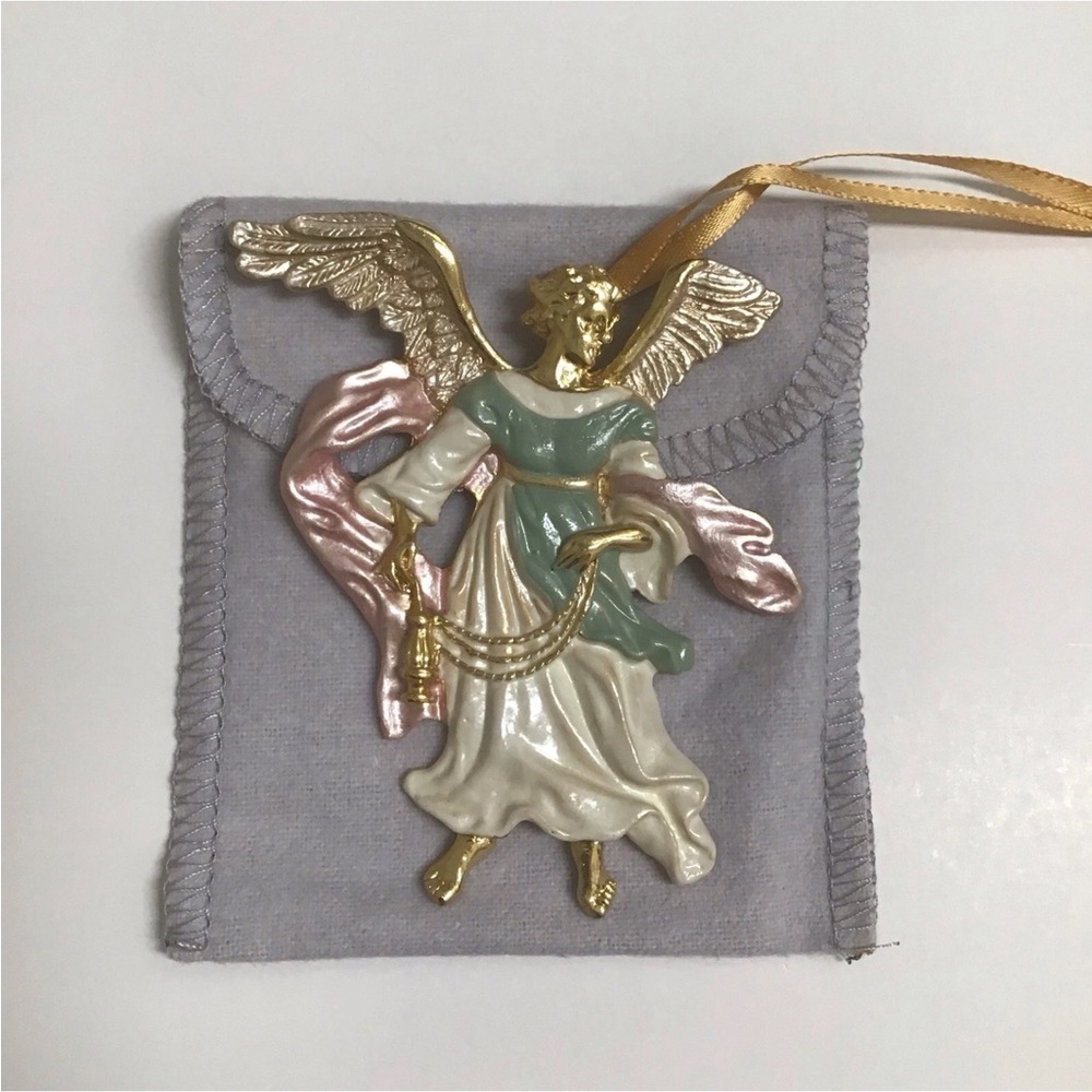 The Met New York Museum of Art 2018 Angel Christmas Tree Ornament Gold USA NEW